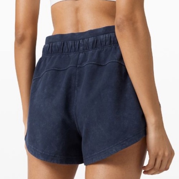 ❤️ Lululemon Inner Glow High Rise Modal Short 3" Blue Size 2 - Picture 8 of 8